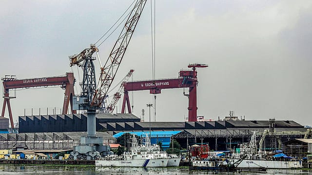 Cochin Shipyard OFS subscribed 3.52 times on Day 1; Centre exercises full green shoe option Cochin Shipyard OFS subscribed 3.52 times on Day 1; Centre exercises full green shoe option